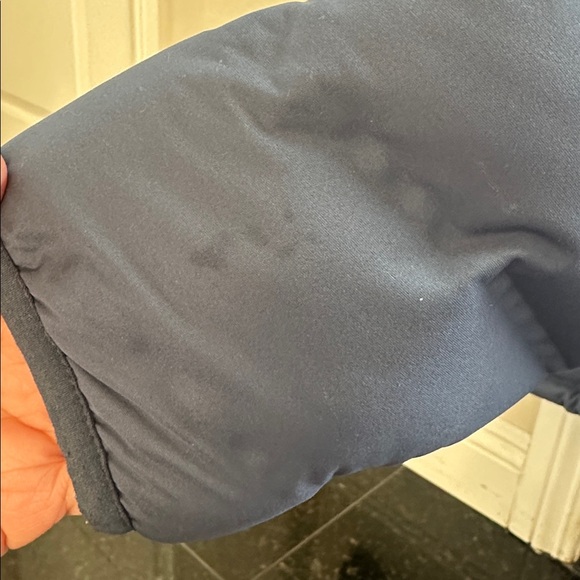 Mountain Hardwear Women's Puffer Jacket - Picture 6 of 7